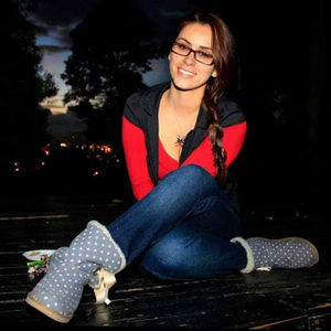 Meet your Posher, Ángela